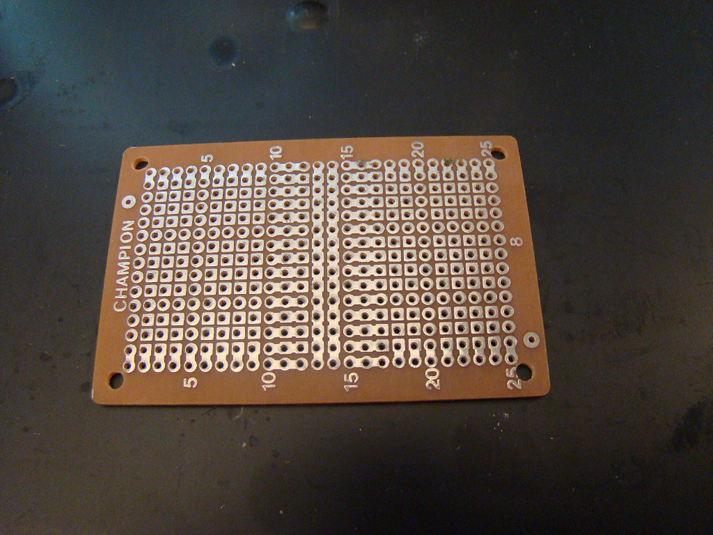 Circuit imprimé au pas de 3.3 +:/ - 1 mm - Code EL 068 