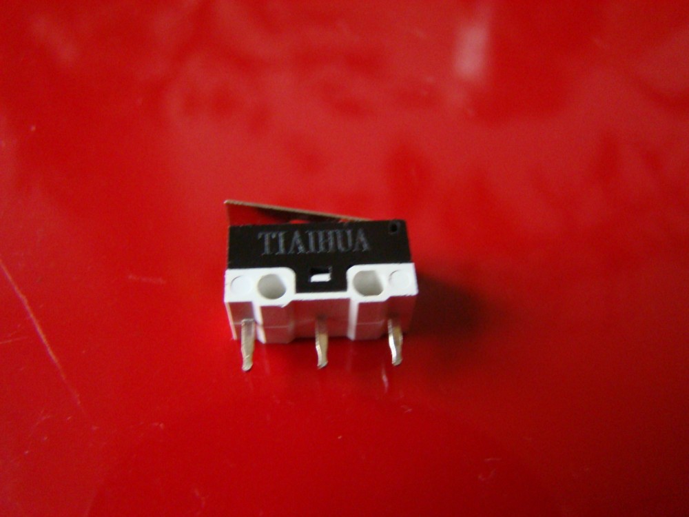  Micro détecteur de proximité inverseur - Code EL 034 