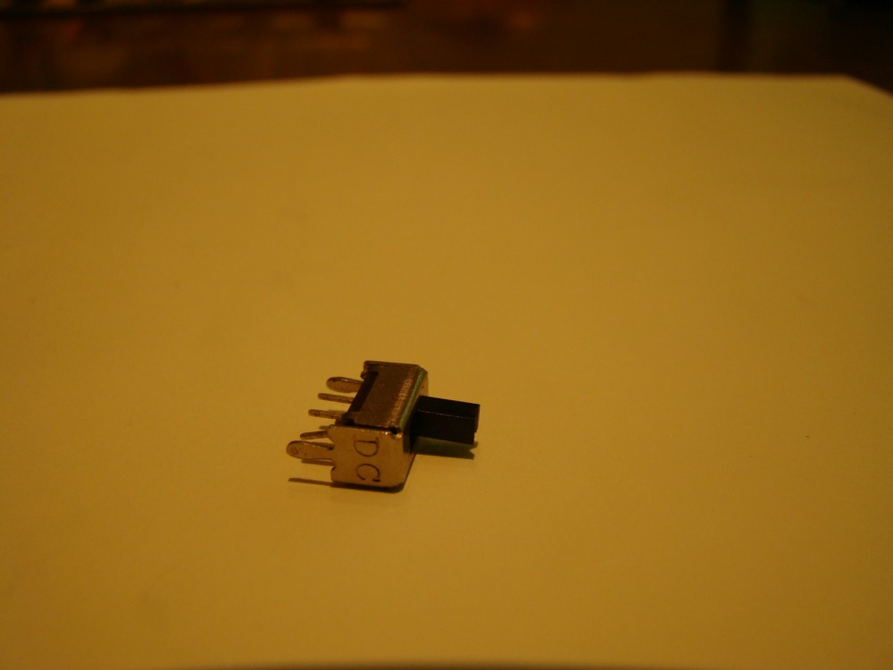 Micro interrupteur à glissière -  Code EL 019  