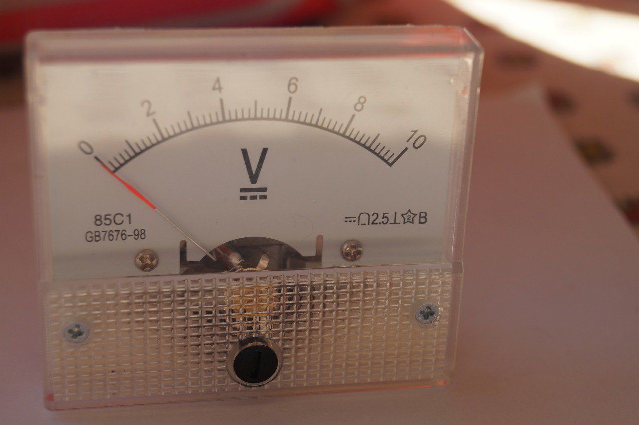 Volmètre analogique - Code OMC 032