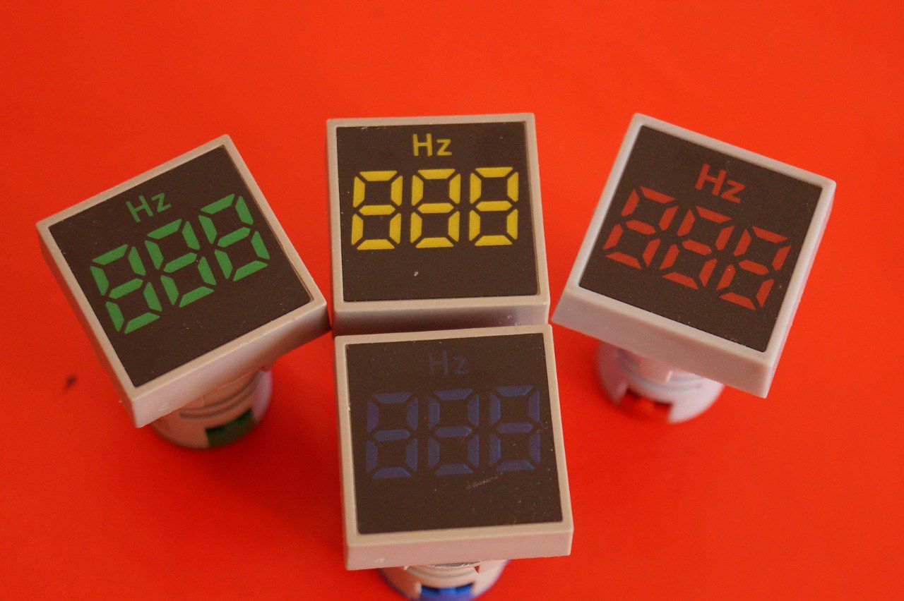 Fréquencemètre en 22mm Code AUT 038