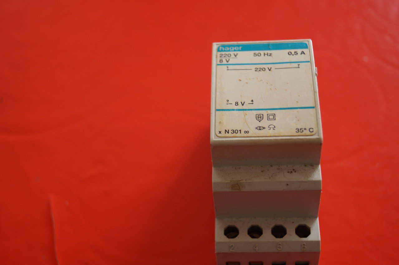 transformateur 220/8 volts pour sonnette Code MRE 081