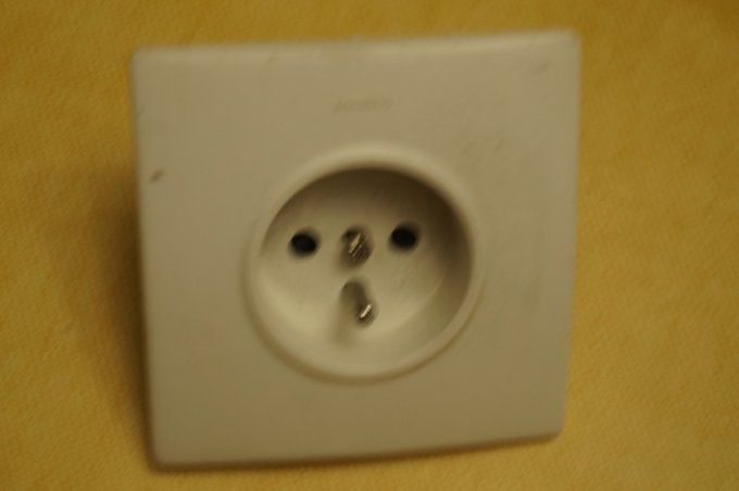 Prise 2p+t Neptune de Legrand dernière série - Code MRE 205 X