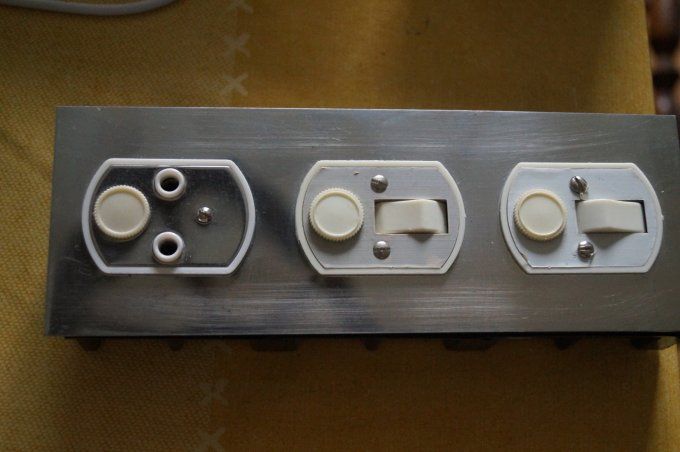 Prise inter,bouton poussoir Electrosecurit